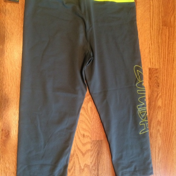ZUMBA OUTFIT   Leggings Large  Top XL  NWT - Picture 4 of 8